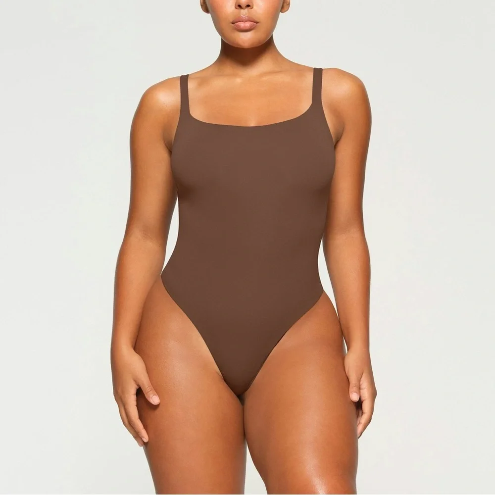 SKIMS Fits Everybody Square Neck Bodysuit- Jasper (Size M)